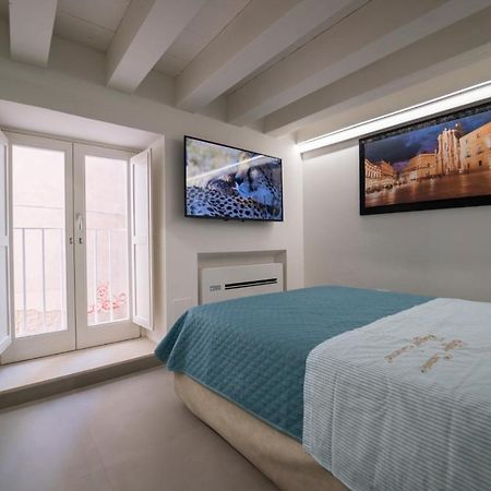 시라쿠사 Ortigia Charme Piazza Duomo 아파트 외부 사진